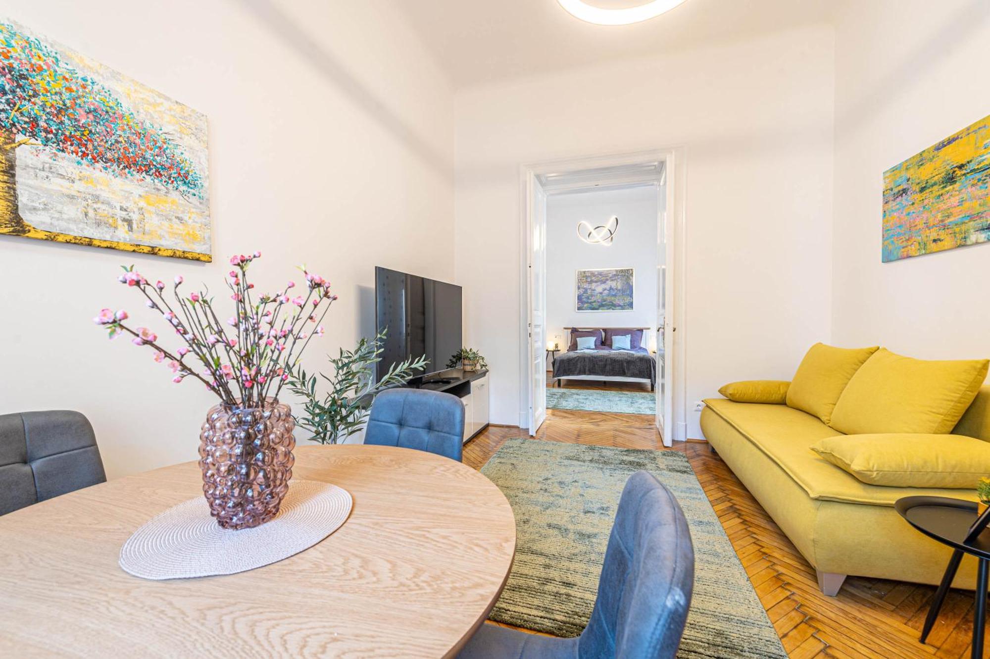 Apartment Above The Theater Budapest